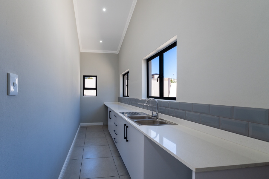 3 Bedroom Property for Sale in Reebok Western Cape